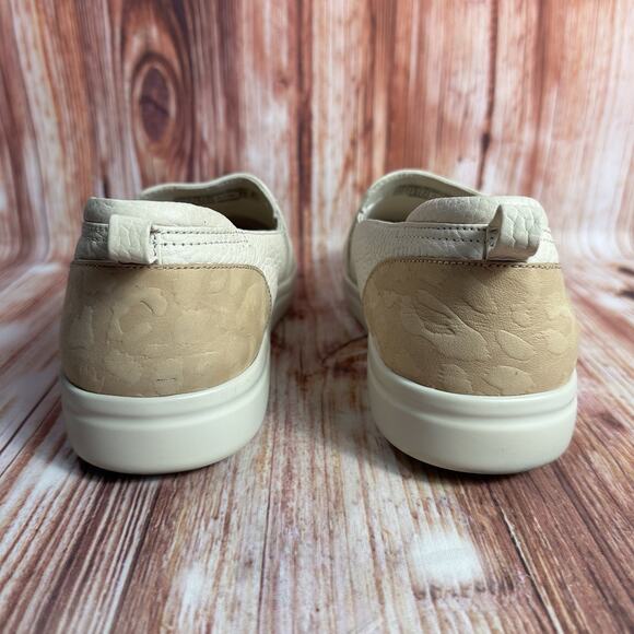 Vionic PENELOPE Womens Size 10 Tan Embossed Leather Leopard Casual Shoes Loafers - Picture 4 of 11